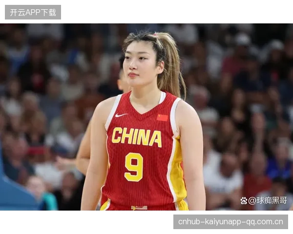 李梦携手威少现身西湖——传奇与梦想的永恒交响